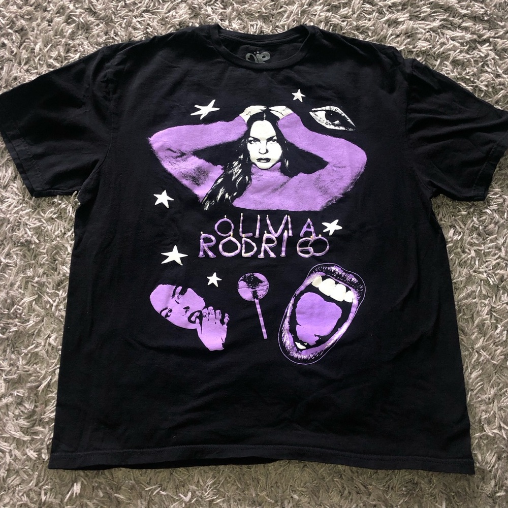 Women’s Olivia Rodrigo Short Sleeve Graphic T-shirt, Size 1X